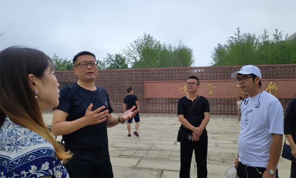 濟(jì)南金昌公司設(shè)計(jì)團(tuán)隊(duì)的自我提升 ——參加江海陽(yáng)老師的《城市照明規(guī)劃與設(shè)計(jì)》高研班(圖4)